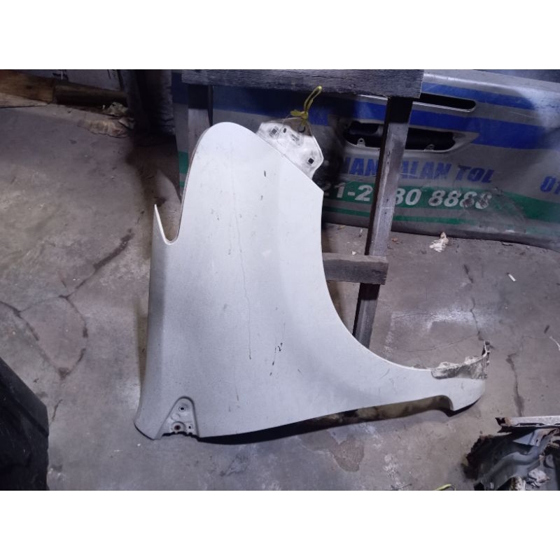 fender  avanza 2012/13/14/15(kanan)