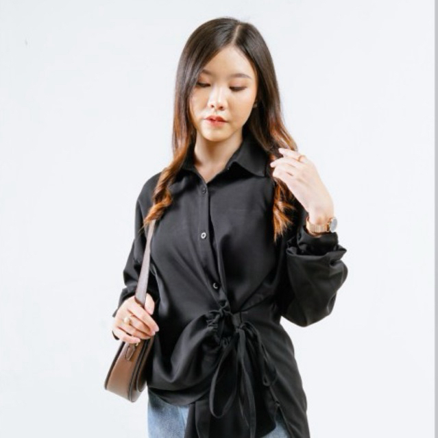 Kemeja Premium Dione Shirt in Black