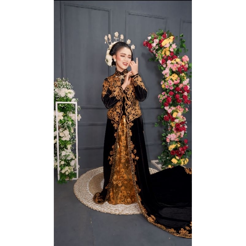 BAJU PENGANTIN ADAT JAWA