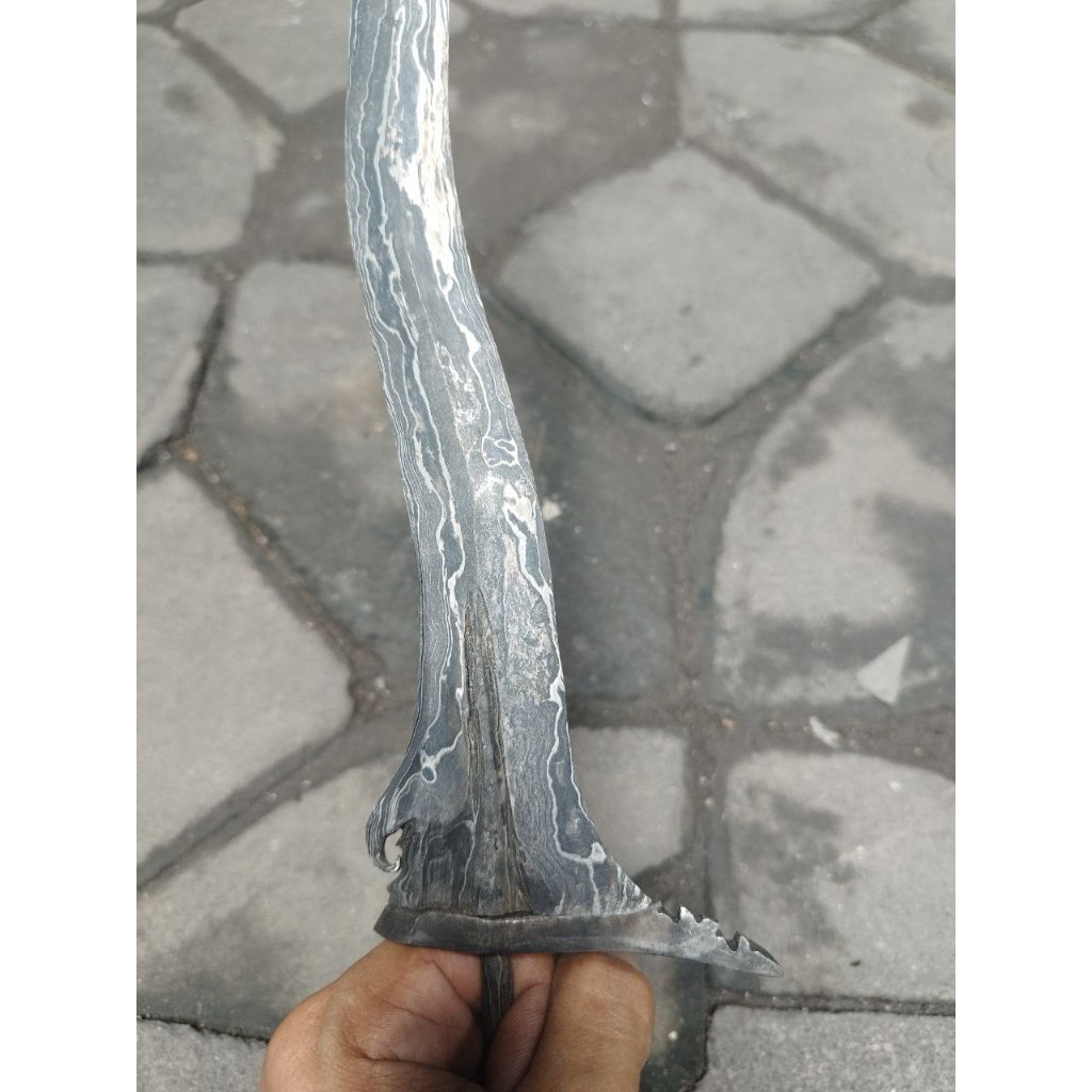 Keris Jangkung pamor Ngulit Semongko