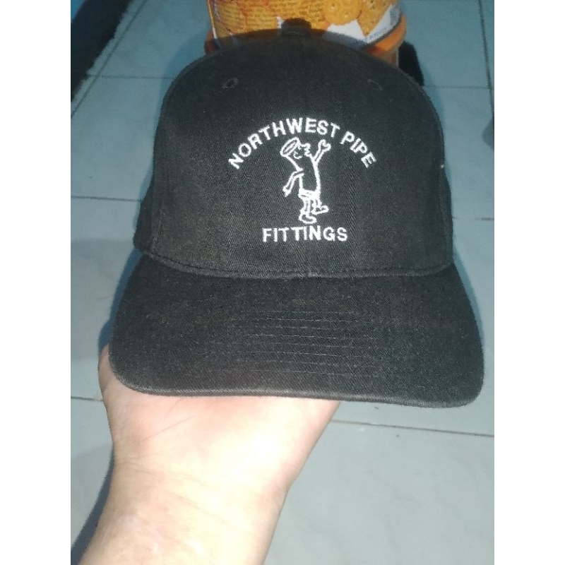 topi snapback builtup