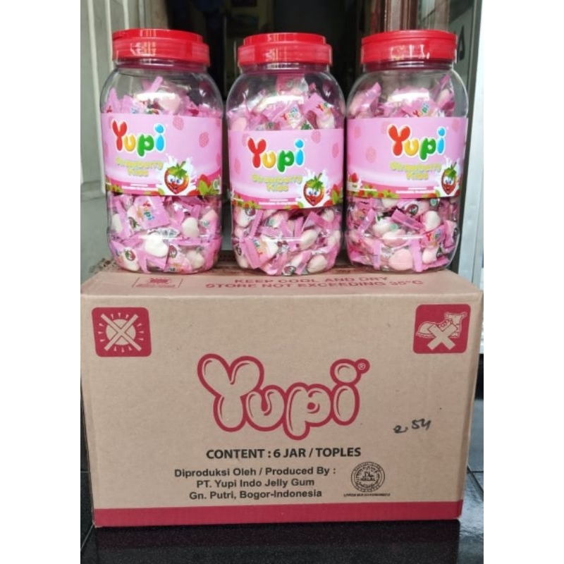 

Yupi strawberry love toples