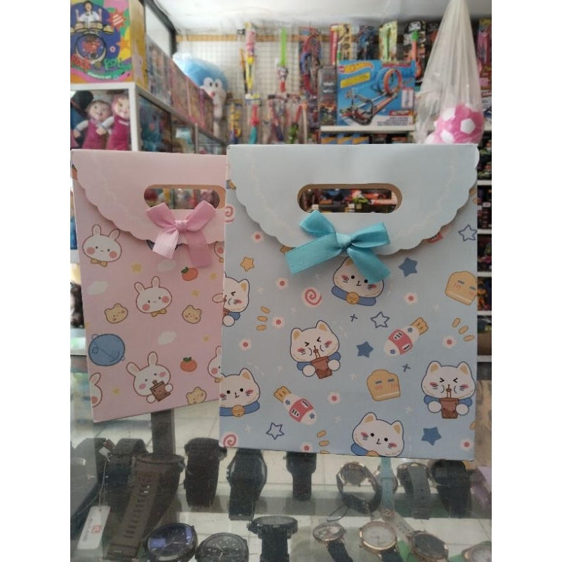 

Paper bag pita import motif