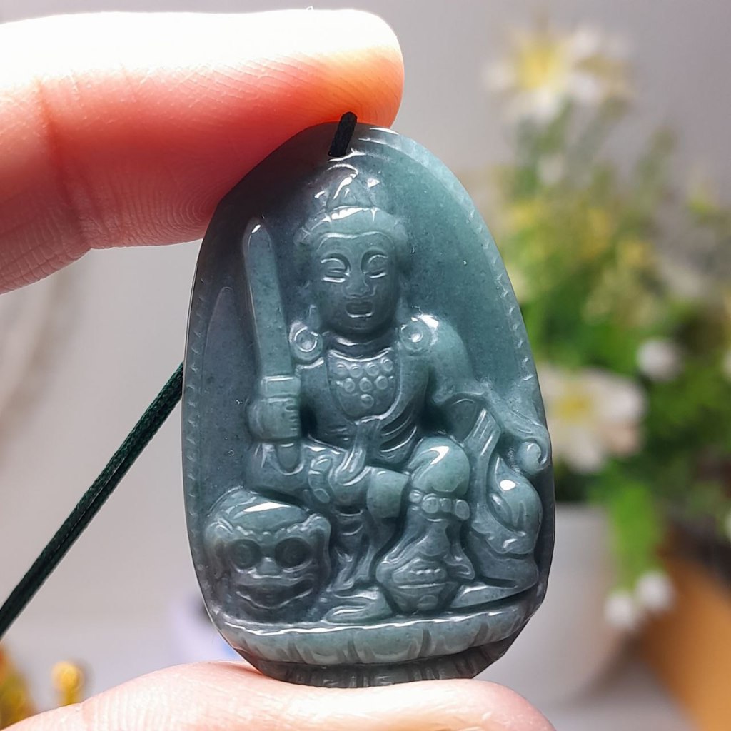 LIONTIN BATU GIOK UKIR DEWI KWAN IM ASLI BURMA BERSERTIFIKAT TYPE A