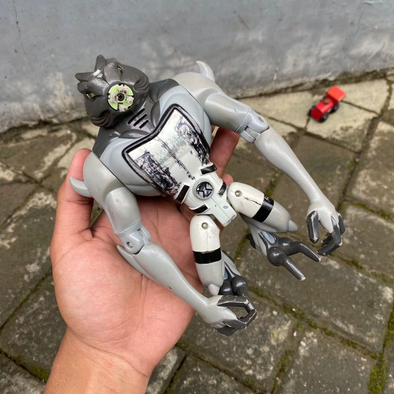 action figure ben10 mainan ben10 benwolf bandai 2007 original