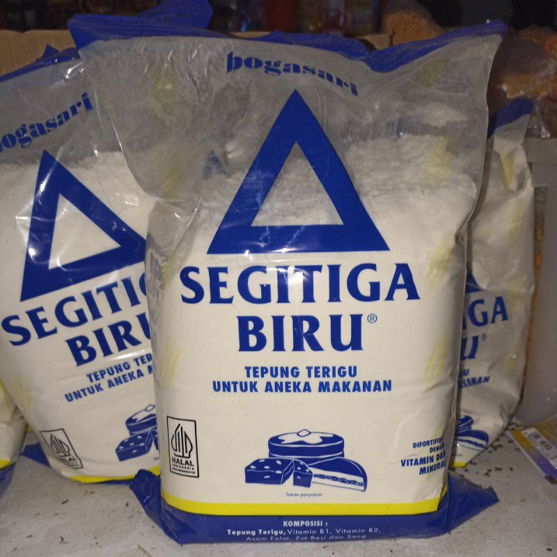 

tepung terigu segitiga biru 1 kg.