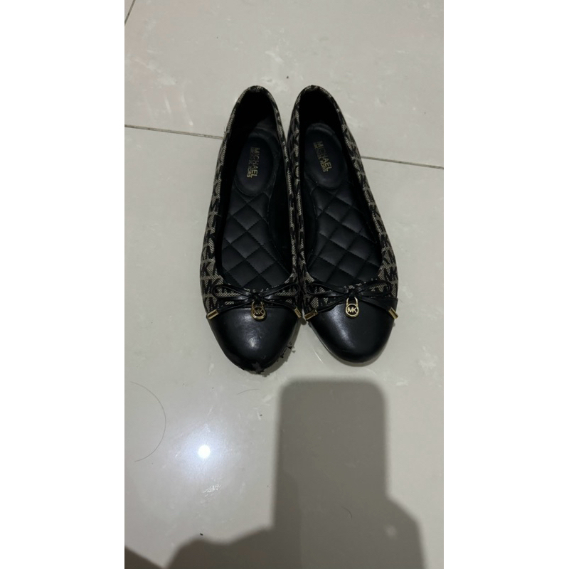 Preloved Michael kors Shoes authentic