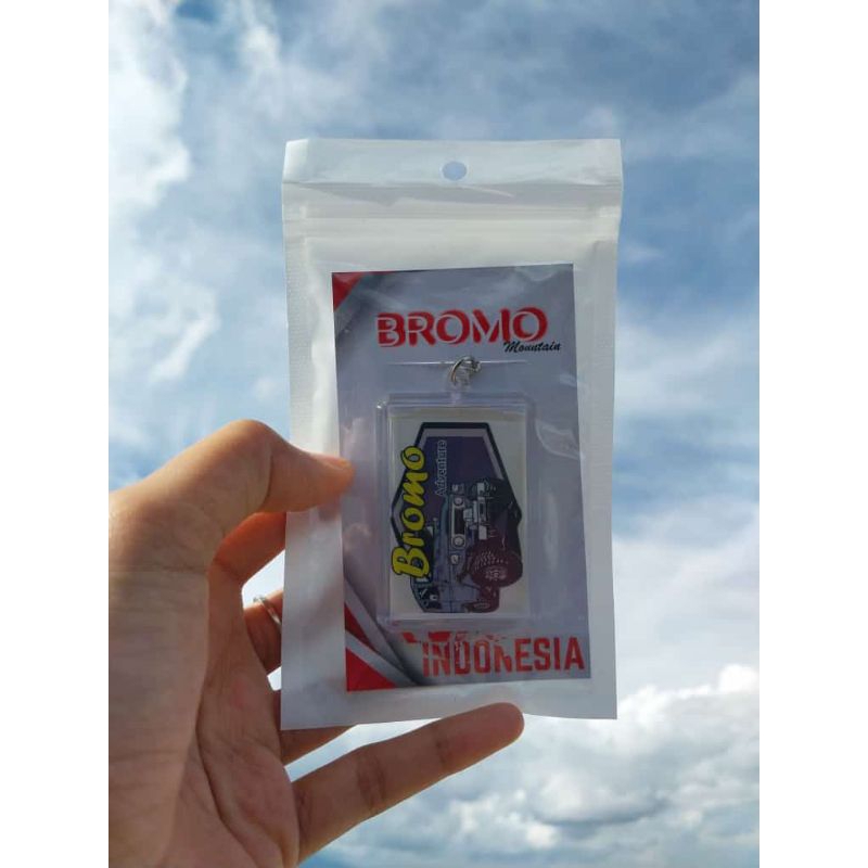 Gantungan Kunci  Keychain Bromo Jeep Putih Biru