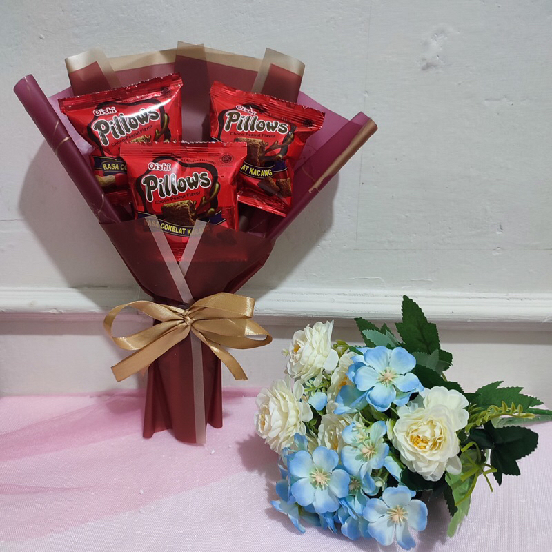 

GIFT-BUKET SNACK PILLOW MERAH ISI 3