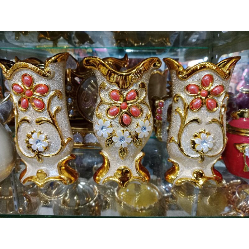 Pajangan keramik vas