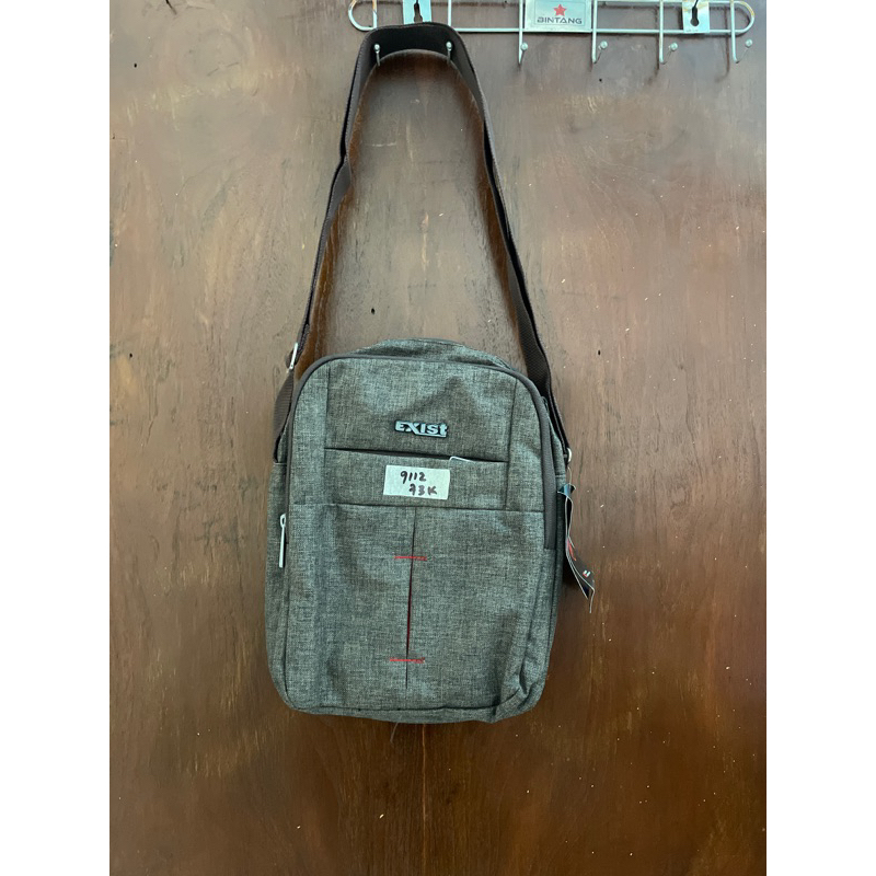 tas exist seemoang pria