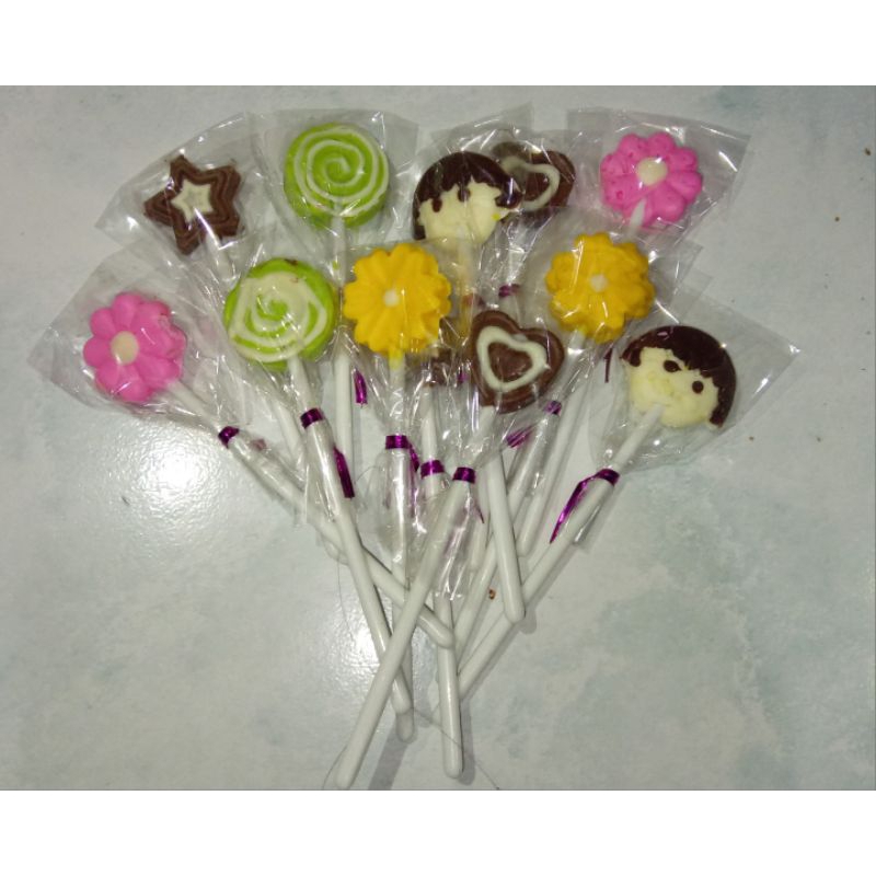 

cokelat lolipop karakter