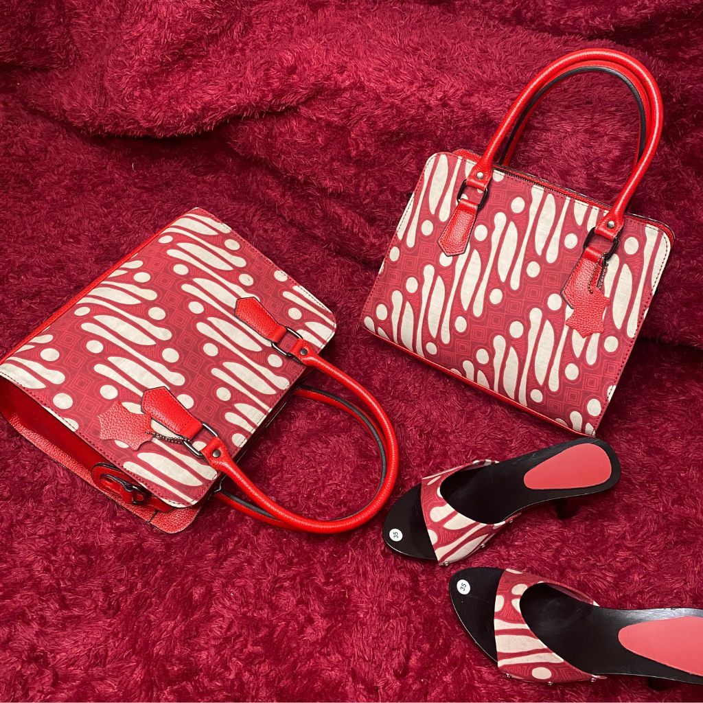 Tas Kulit Batik Merah KKI (Kain Kebaya Indonesia) Baru dan sandal KKI