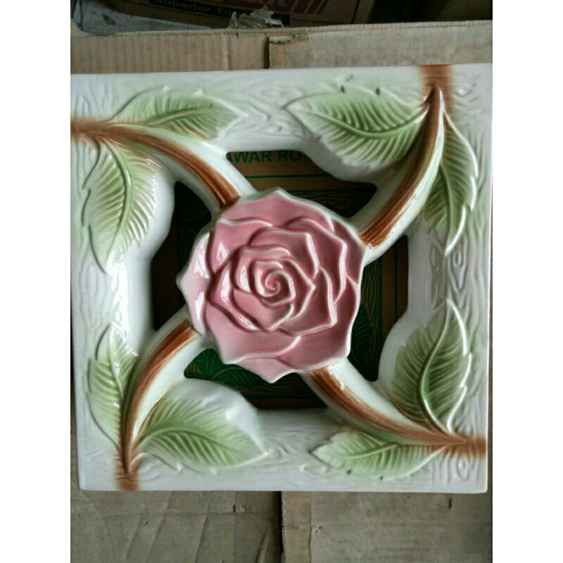 Roster keramik ukuran 20x20 Trisensa