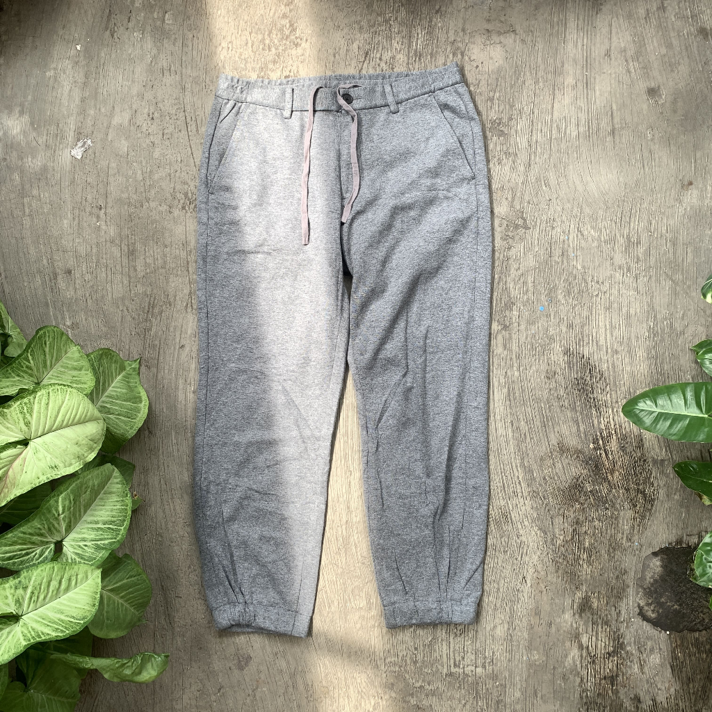 Uniqlo Men's Smart Jogger Ankle Pants Grey Size M | Celana Panjang Pria Sweatpants Abu Abu
