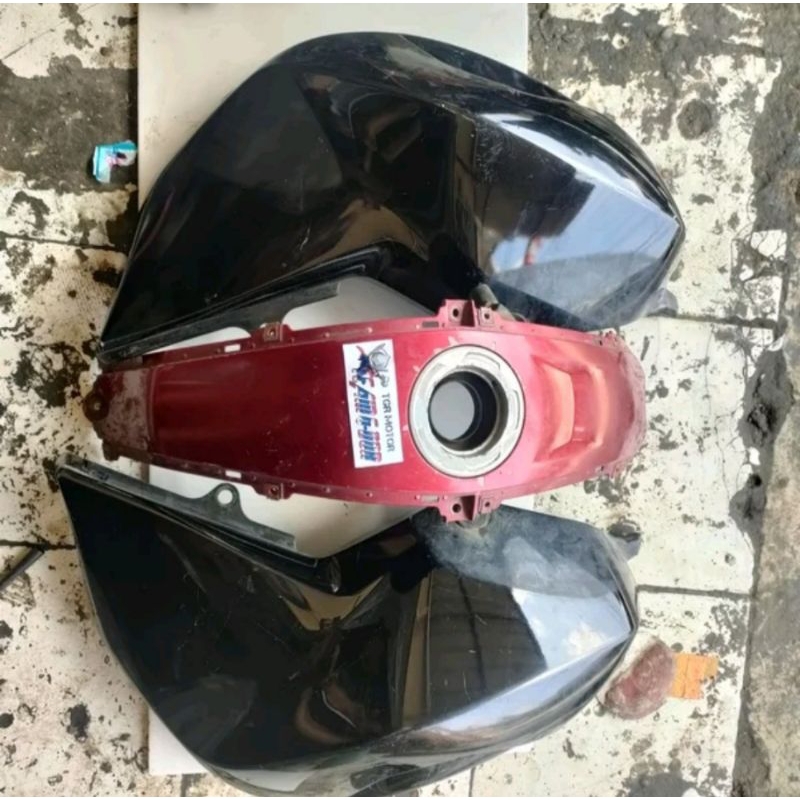 cover kaper kondom pelindung tangki tengki tengah atas set original yamaha bison byson fi injeksi 2u