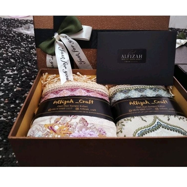 

Hampers Sajadah Premium