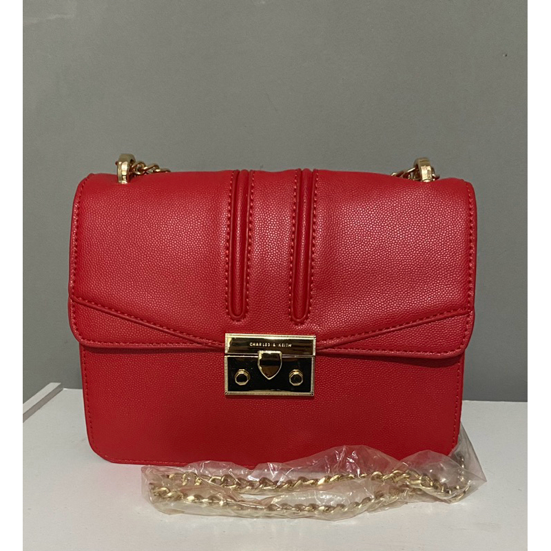 Tas Charles & keith Sling Merah