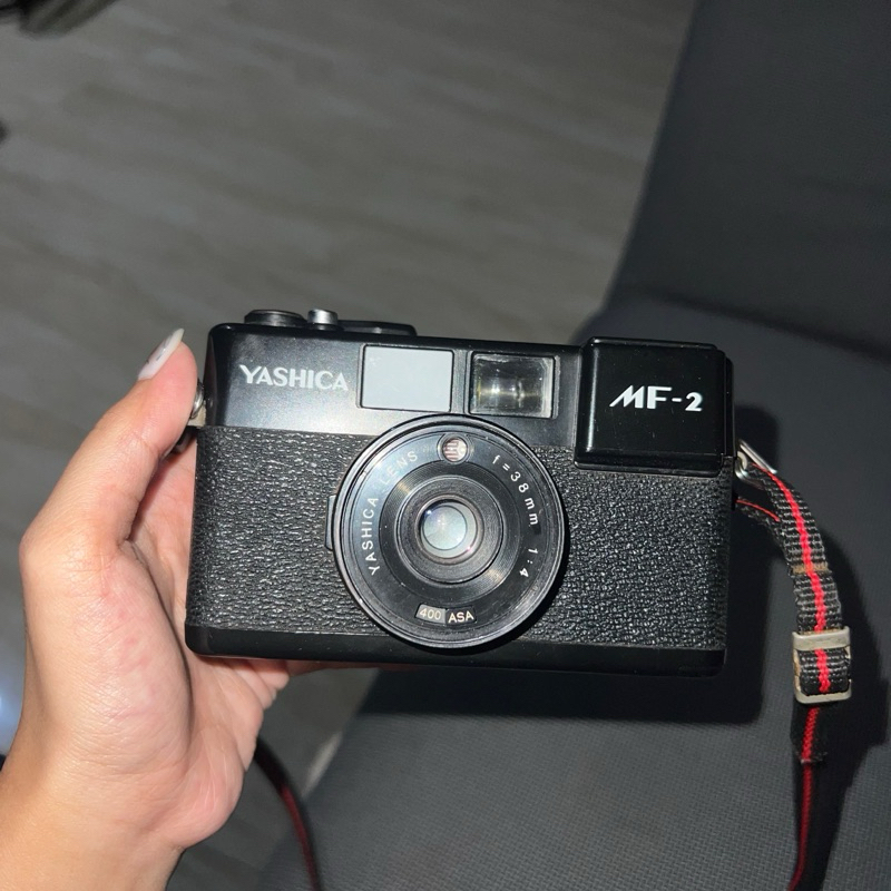 Analog Yashica MF-2
