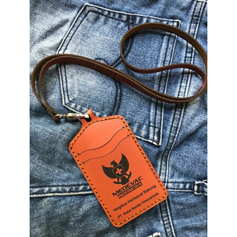 

TALI ID CARD HOLDER KULIT MODEL BARBEL 3 SLOTCARD