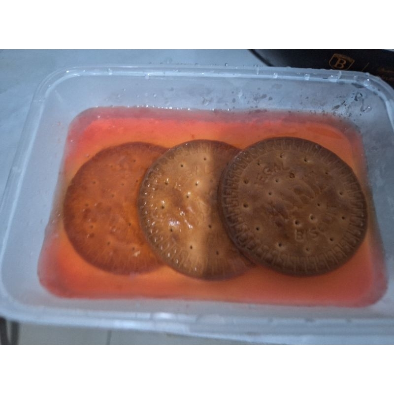 

Puding / agar agar isi marie regal asli atau buah leci