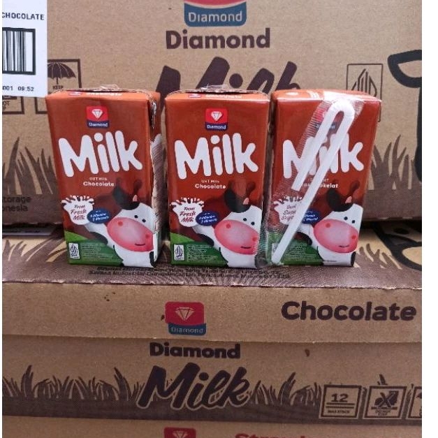 

DIAMOND UHT MILK 125ML ISI 40 coklat / SUSU DIAMOND / SUSU KOTAK