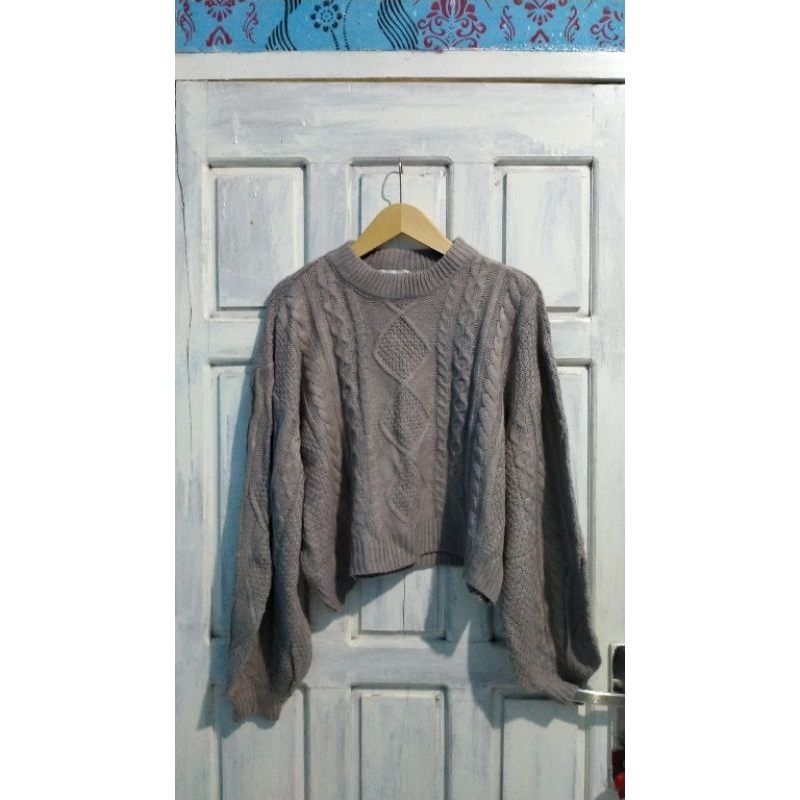 SPINNS Crop Kepang Balon