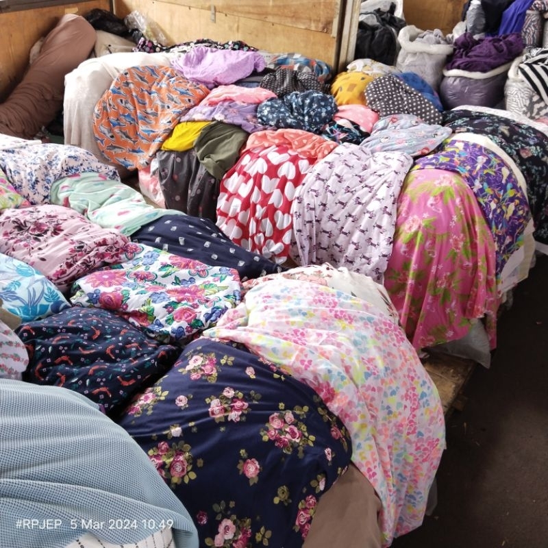 HARGA/0,5 M I KAIN KAOS KATUN MOTIF I KAIN KAOS MOTIF BUNGA I BAHAN KAOS MOTIF BUNGA I BAHAN KAOS