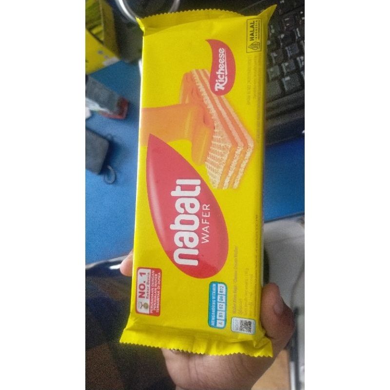 

RicheeseNabatiWaferKeju110Grm