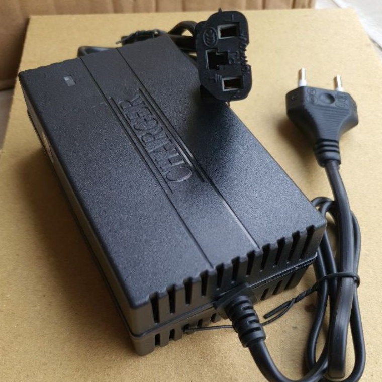 ART C62G CHARGER TENG TENGKI TANGKI SEMPROT CASAN TANK SPRAYER TANGKI SEMPROT ELEKTRIK BUAT SEGALA M