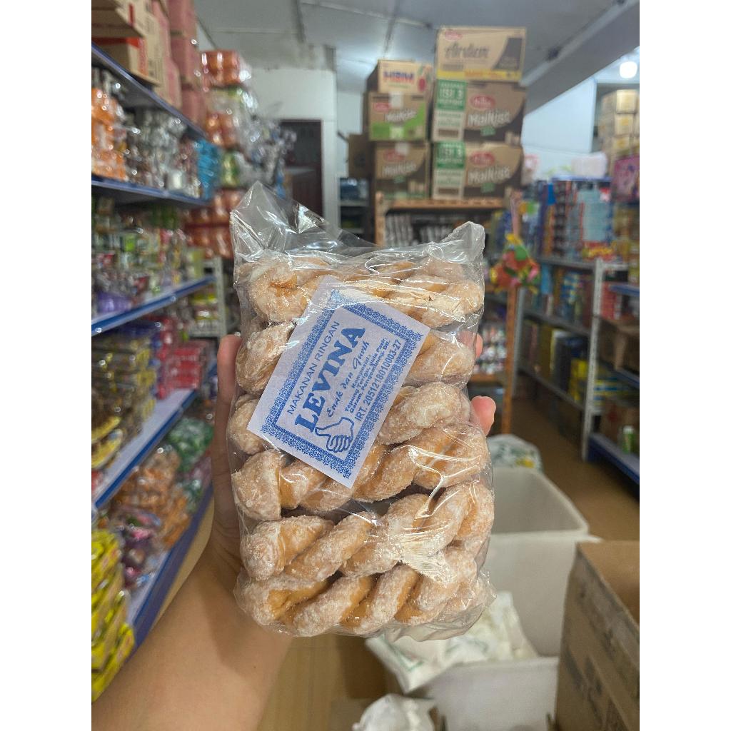 

Kue putar putar