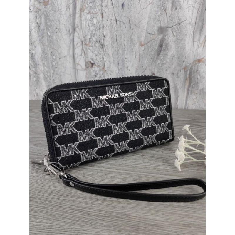 MK Jet Set Travel Flat Phone Case Black Multi.Size: P:17,5 T:10cm