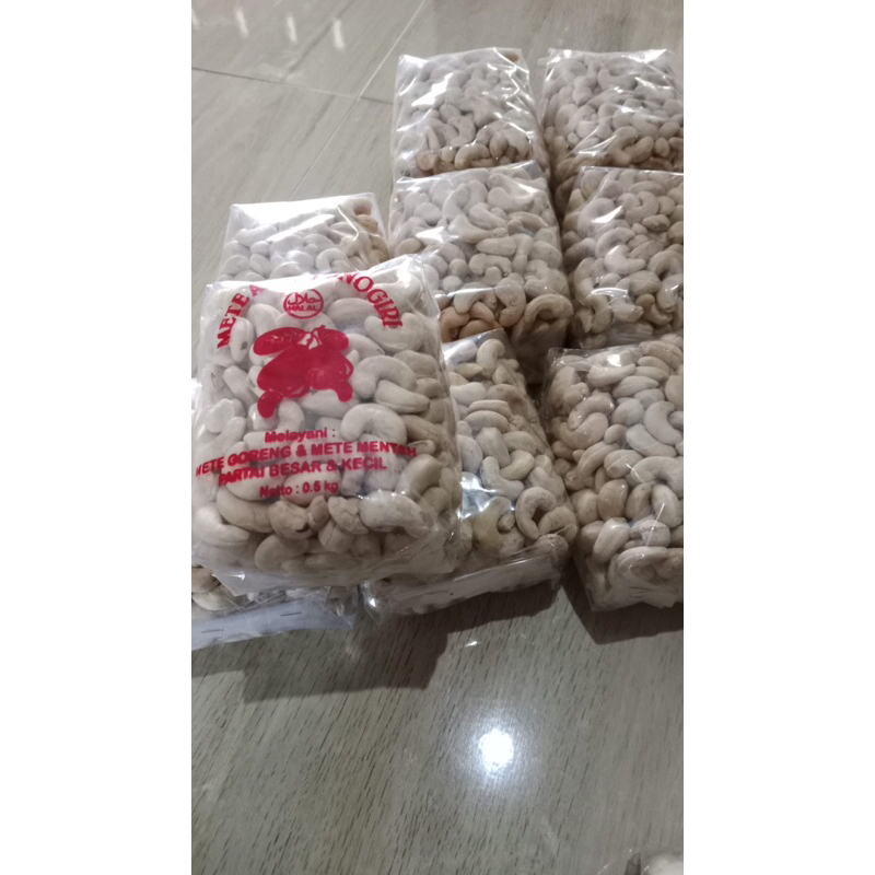 

KACANG METE MEDE ASLI WONOGIRI UTUH 1 KG ASLI