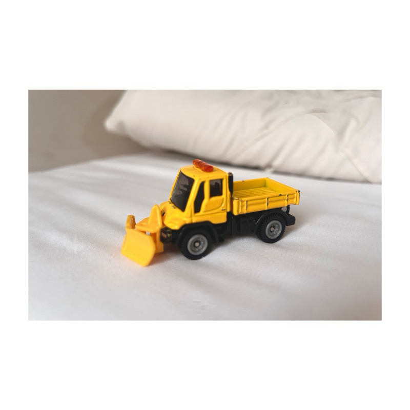 Tomica Mercedes Benz Unimoq Snow