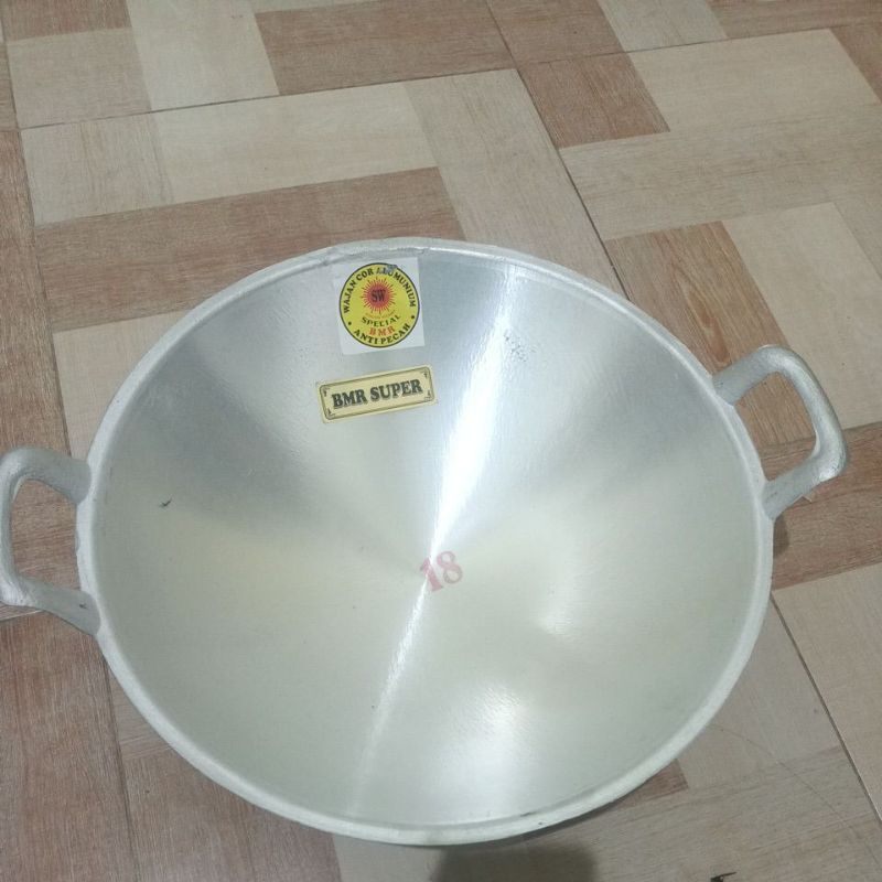 wajan cekung ukuran 18