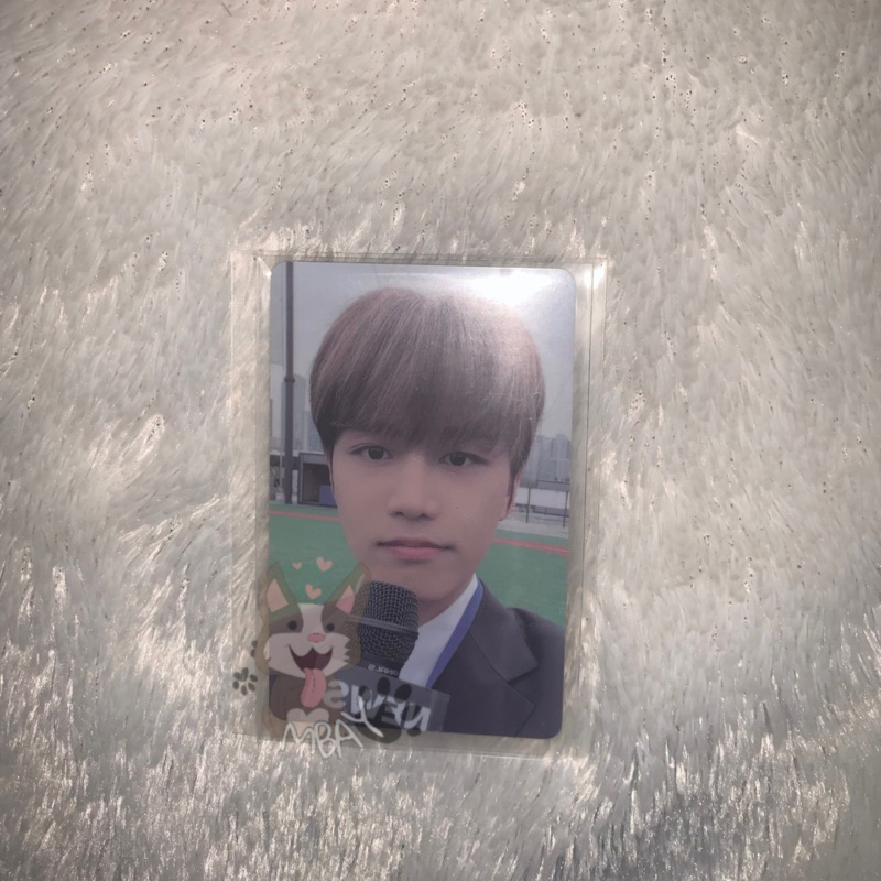 TAEIL LUCKY DRAW UNIVERSE MIC