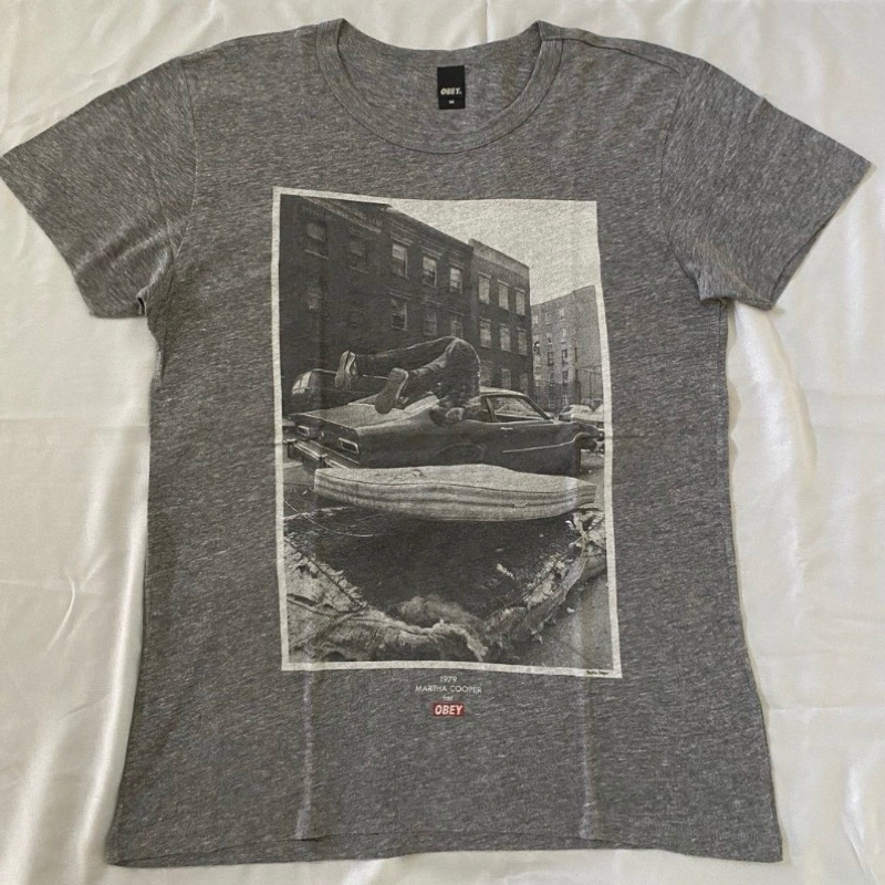 PRELOVED OBEY Tshirt/Obey Giant/Kaos Pria