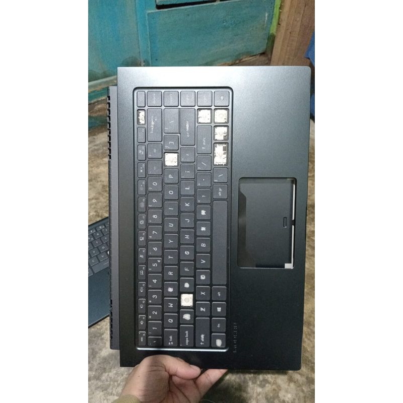 Tombol tut MSI 14/15 modren dan prestige