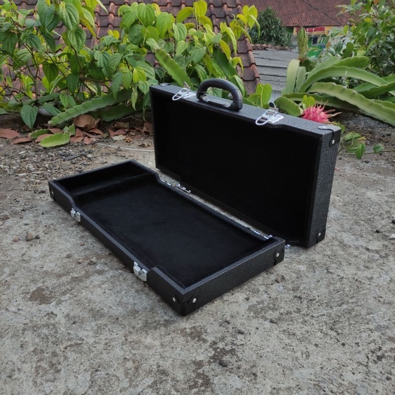 Hardcase Efek Gitar HD400 Line 6