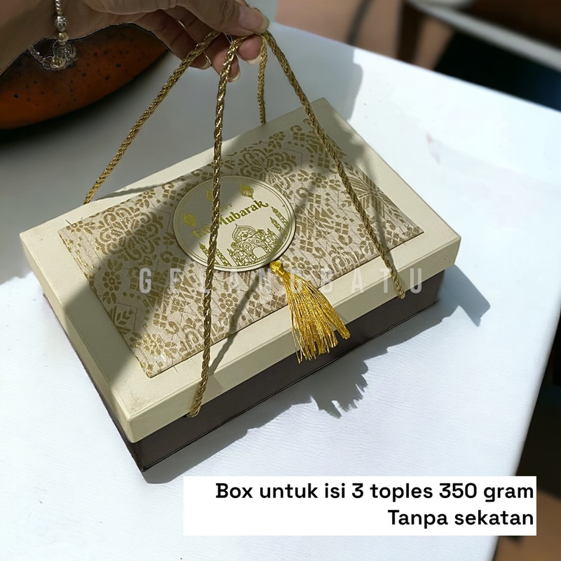 

box kue kering lebaran untuk isi 3 toples persegi panjang 350gr hardtop 901 tanpa sekatan