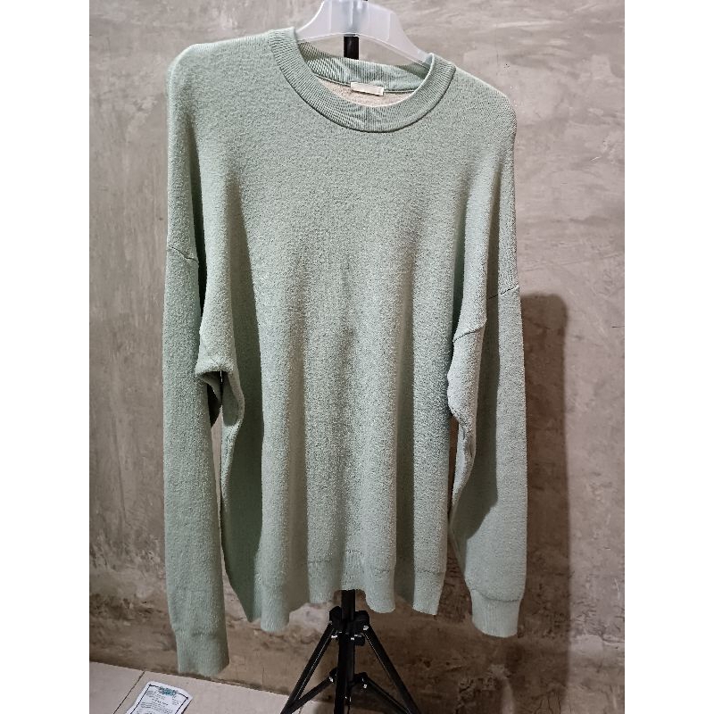 Sweater kutub Gu oversize