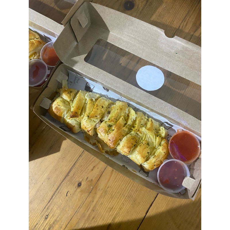 

LongPastrySausageGarlicCheese