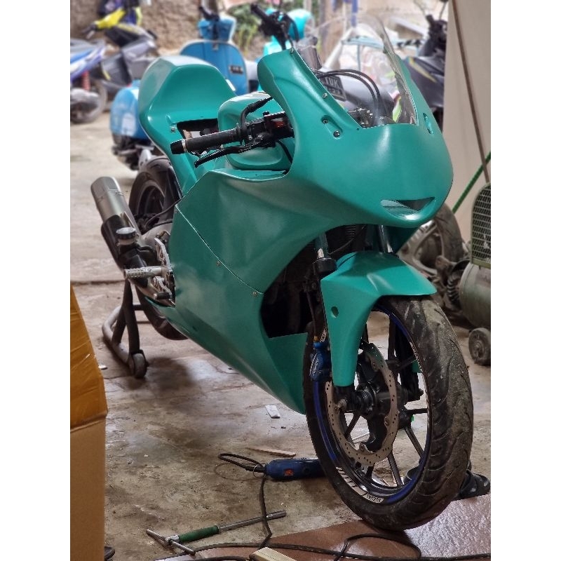 fairing dan buntut balap gsx 150 model moto3