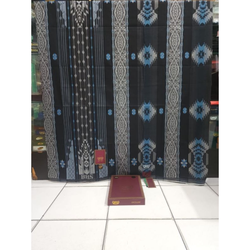 BHS excellent jacquard gold