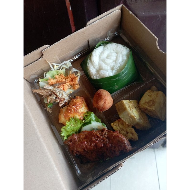 

Nasi Kotak Urap Premium Lengkap 25K