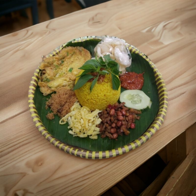 

Nasi Kuning Telur Dadar