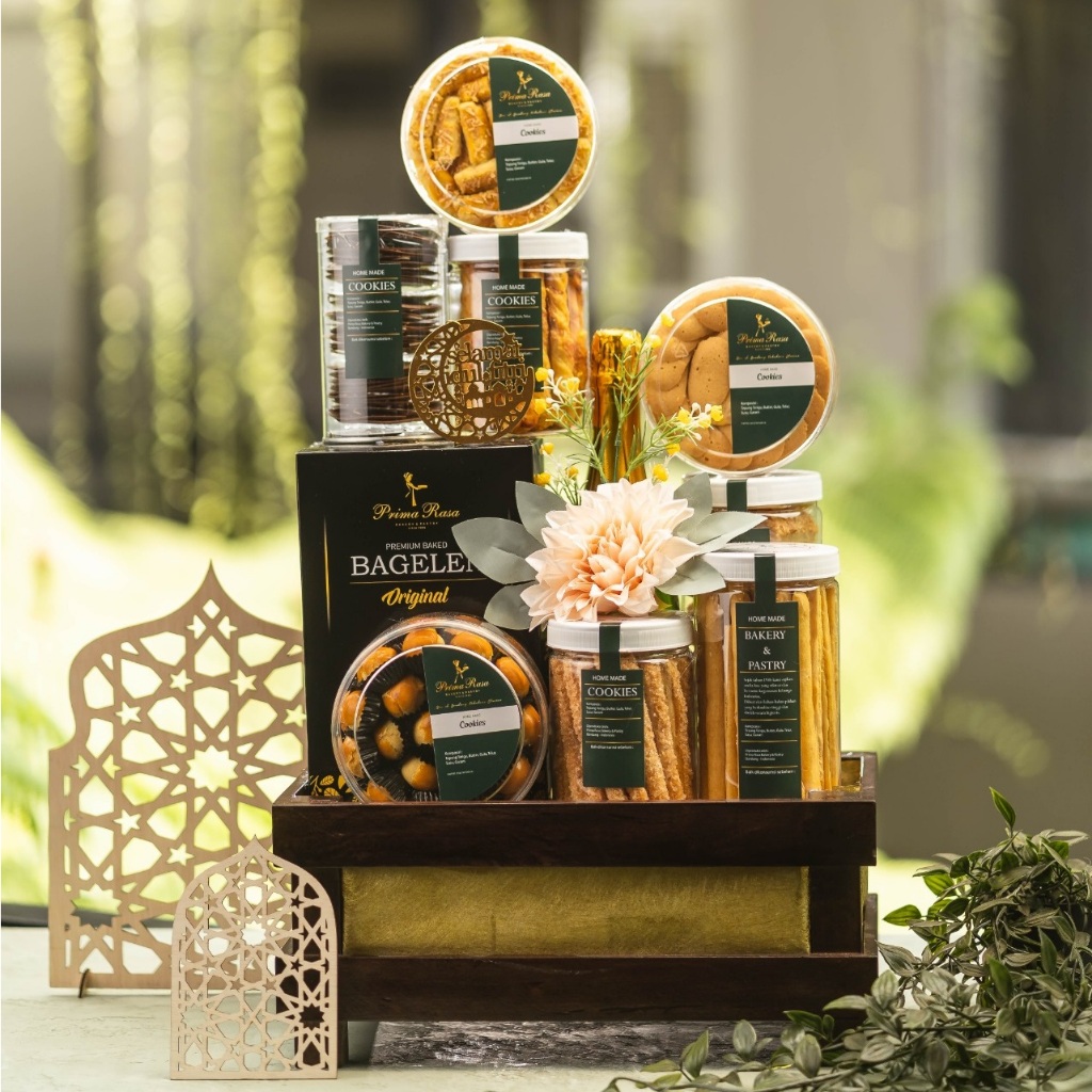 

READY JAKARTA 26 APR 2025 - HAMPERS 4 PRIMA RASA BANDUNG EID MUBARAK KAREEM RAMADHAN HAMPER GIFT PARCEL BEST SELLER COOKIES SPARKLING ORIGINAL NATAL CHRISTMAS PAKET PACKAGE IDUL FITRI RAMADAN LEBARAN FESTIVE SEASON CNY CHINESE NEW YEAR MOONCAKE IMLEK