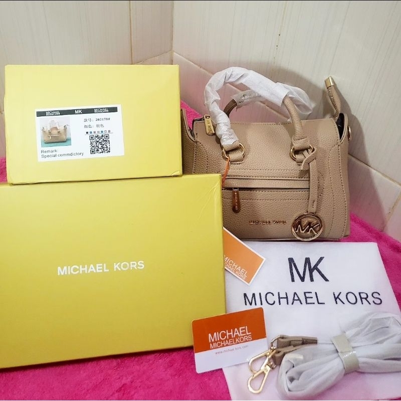 MK carine leather bag
