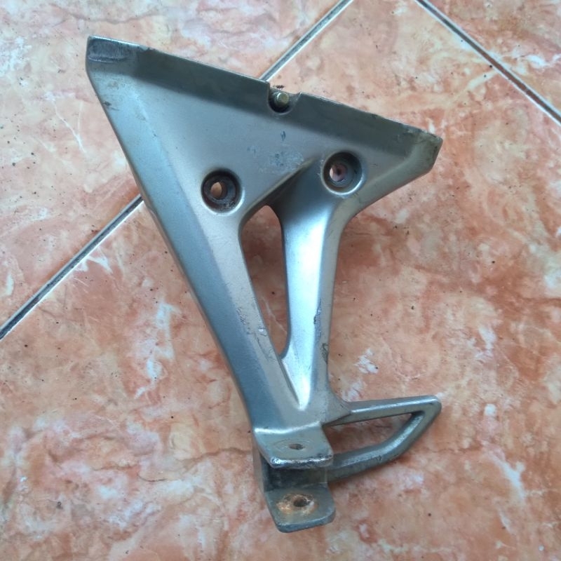 footstep pijakan kaki belakang honda blade new atau revo fi