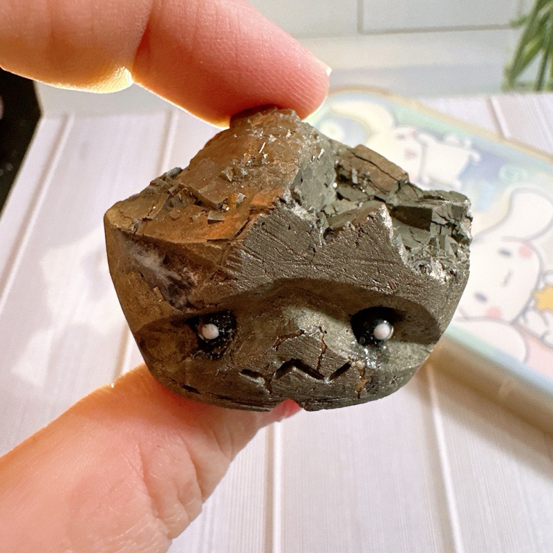 crystal hedgie pyrite stone